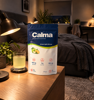 Calma Grüner Apfel Zitrone am Abend auf dem Nachttisch